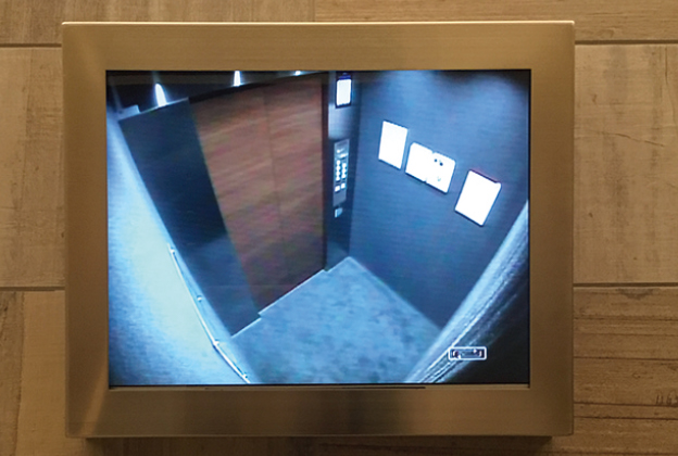エレベーター内防犯カメラ