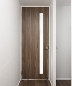 Center door - Brown